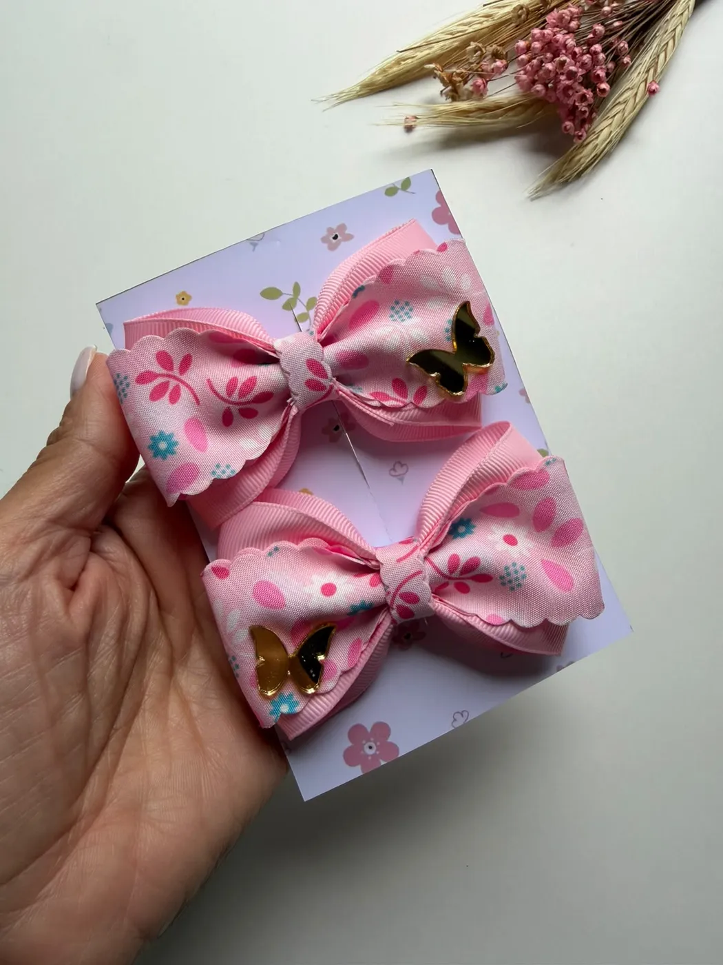 Parzinho Laço Floral Rosa com Borboleta