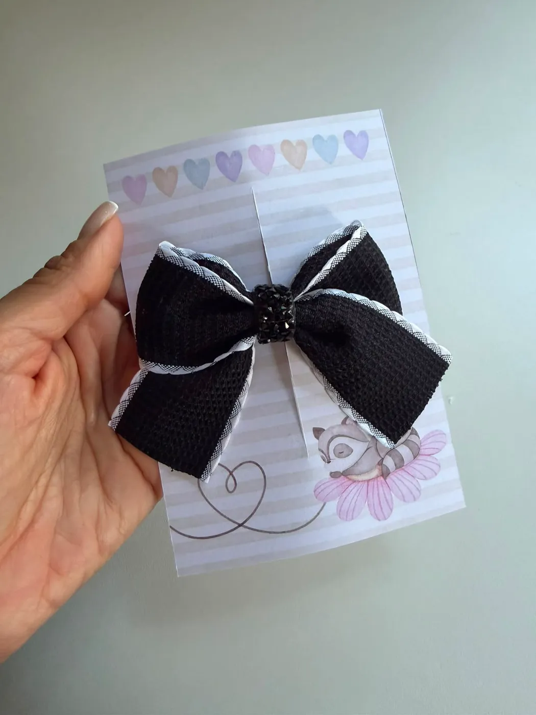 Laço G Preto com Renda