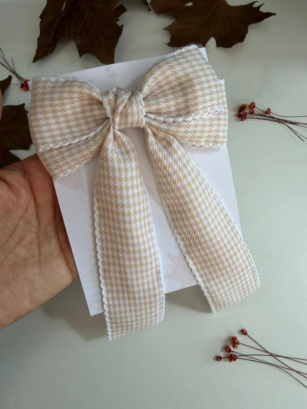 Laço com Pontas Xadrez Bege