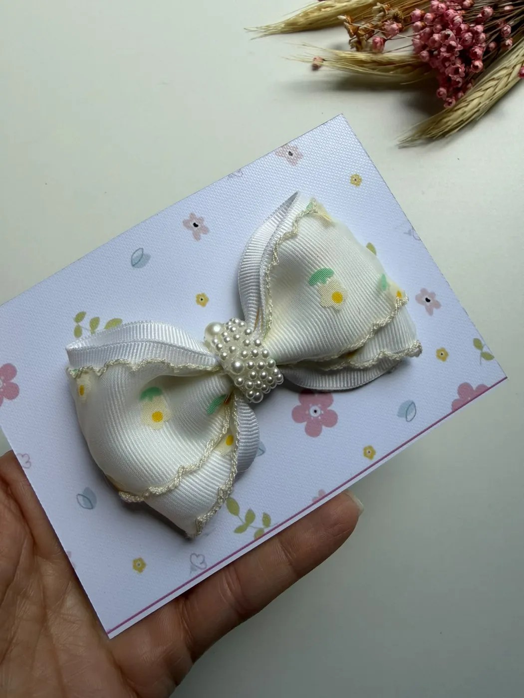 Laço Renda Branco com Pérola