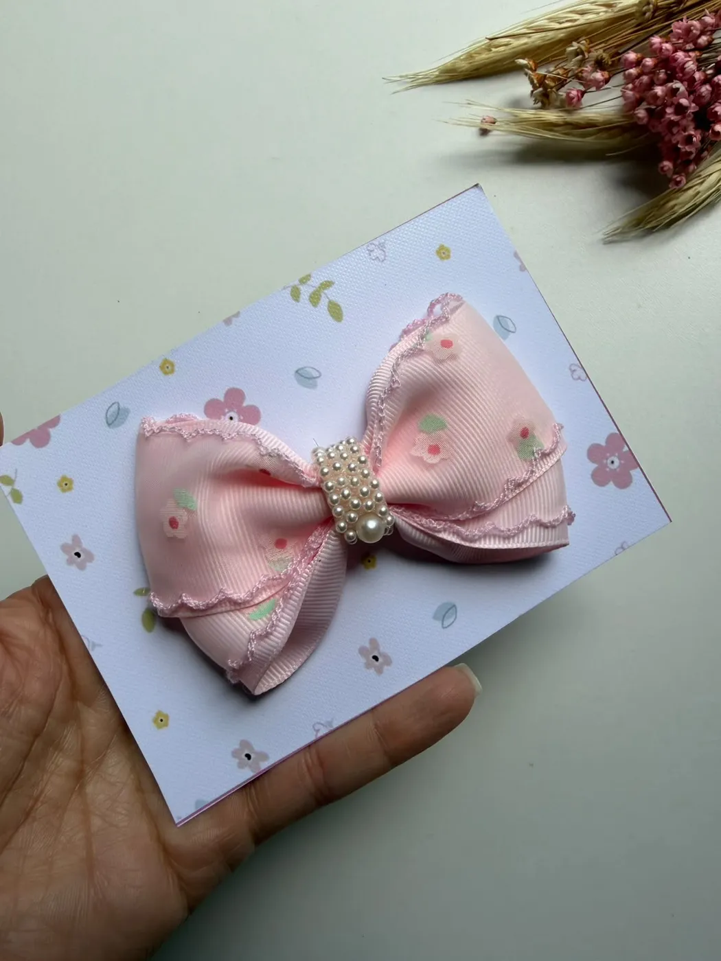 Laço Renda Rosa Bebê com Pérola